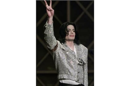 El dictamen médico indicó que se trató de un homicidio provocado por el médico( Conrad Murray) que le suministró los medicamentos. Fue condenado a cuatro años de cárcel.