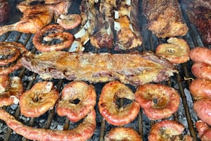 El bar que alquila parrillas para hacer el asado y solo llevar la carne