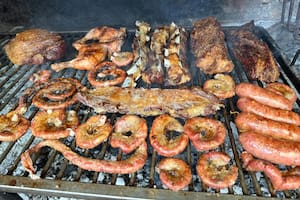 El bar que alquila parrillas para hacer el asado y solo llevar la carne