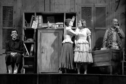 El diluvio que viene, con Juan Darthés, Mónica de Andrés, Inés Estévez y Alfredo Iglesias