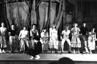 El diluvio que viene, una historia de milagros, palomas vedettes y aparente candor