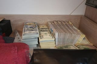 La imagen de los fajos de dólares, euros y pesos que secuestró la Justicia en la causa Andis