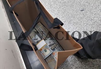 El dinero también era trasladado en bolsas