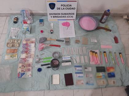 El dinero y las sustancias secuestrados en Mataderos