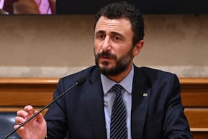 Un escándalo de un legislador italiano que casi termina en tragedia salpica a Meloni