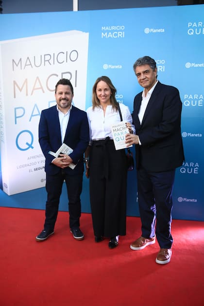 El diputado Martín Tetaz junto a Clara Muzzio, ministra de Espacio Público de la ciudad de Buenos Aires y el ministro Jorge Macri. 