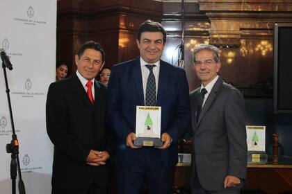 El diputado nacional Omar De Marchi (Juntos por el Cambio-Mendoza) recibió el Premio Parlamentario 2023