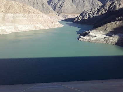 El dique Caracoles en la provincia de San Juan está muy por debajo del nivel normal de agua