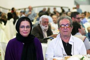 Asesinan al director de cine Dariush Mehrjui, crítico del gobierno iraní y uno de sus artistas más reconocidos de su país