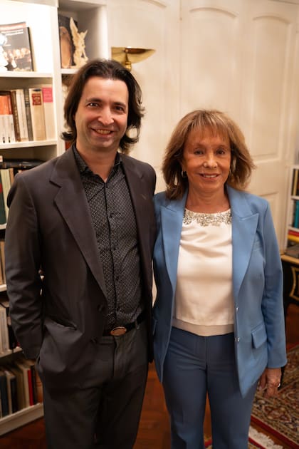 El director de orquesta, Pablo Boggiano, y Georgina Ginastera, hija del compoisitor Alberto Ginastera