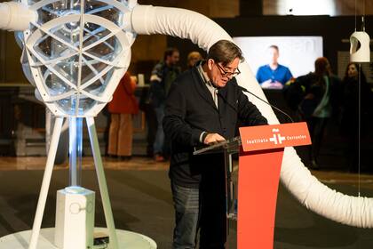 El director del Instituto Cervantes, Luis García Montero, presenta "Aeolia"