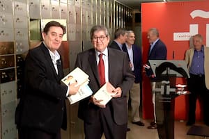 Qué contiene la Caja de las Letras de Alfredo Bryce Echenique que el Instituto Cervantes abrirá en 2119