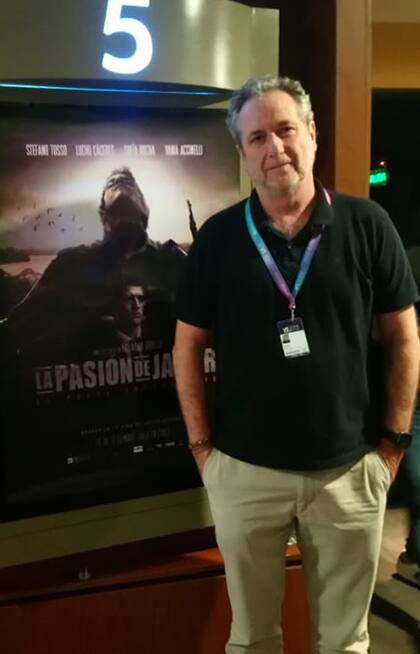 El director Eduardo Guillot en Cinemark Puerto Madero luego de exhibir su película.