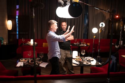 El director en el set de Yo, Narciso