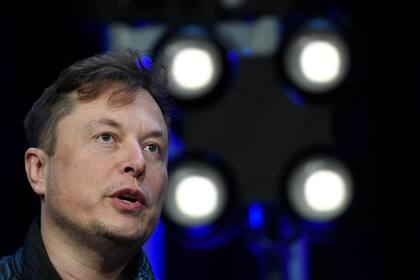 El director general de Tesla Elon Musk, cruzó a Joe Biden por Twitter (AP Foto/Susan Walsh)