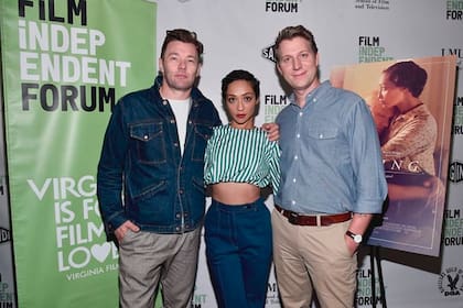 El director Jeff Nichols (derecha) llevó al cine la historia de los Loving, interpretados por Joel Edgerton y Ruth Negga en 2016.