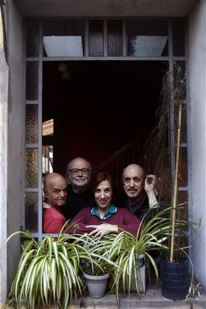 El director Manuel González Gil, junto a los tres protagonistas de la obra: Carlos March, Laura Oliva y Roberto Catarineu