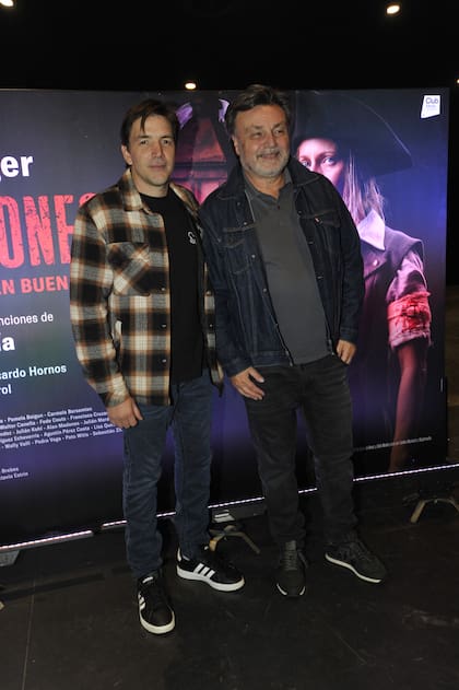 El director Marcos Carnevale junto a su pareja, Javier de Nevares, disfrutaron del esperado estreno