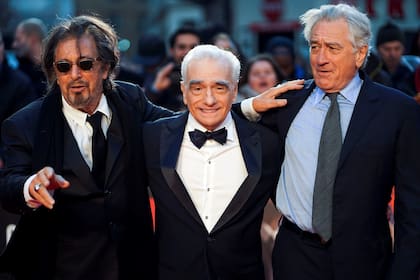 El director Martin Scorsese con Al Pacino y Robert De Niro en la presentación de El Irlandés en Londres