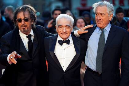 El director Martin Scorsese con Al Pacino y Robert De Niro en la presentación de El Irlandés en Londres