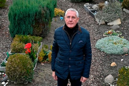 El director Ralf Hendrichs del cementerio y crematorio de mascotas Tierhimmel ("Cielo de animales") en Teltow a las afueras de Berlín