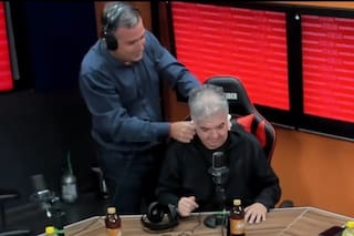 El dirigente que le secó la nuca a Chiqui Tapia explicó por qué lo hizo y recreó el momento