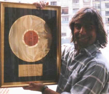 El disco de oro, el gran reconocimiento que coronó la carrera de Orlando Netti