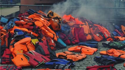 El discurso antiinmigración es propio de la ideología de extrema derecha, aunque la derecha lo asume cada vez más