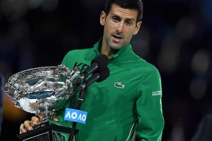 Novak Djokovic, ganador del Australian Open 2020, el único Grand Slam que pudo jugarse hasta aquí