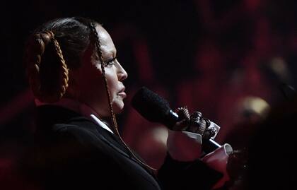 El discurso de Madonna durante la entrega anual de los premios Grammy (Photo by VALERIE MACON / AFP)