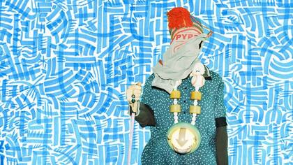 El diseñador es una de las figuras alternativas del hip hop; activista en favor de la despenalización de la droga, con su trabajo también levanta la bandera del upcycling