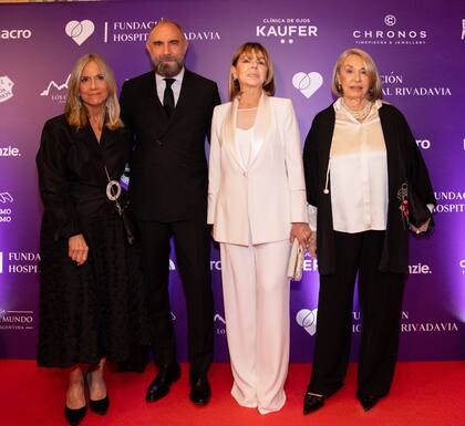 El diseñador Gabriel Lage, Diana Chugri y María Cristina Díaz Alberdi