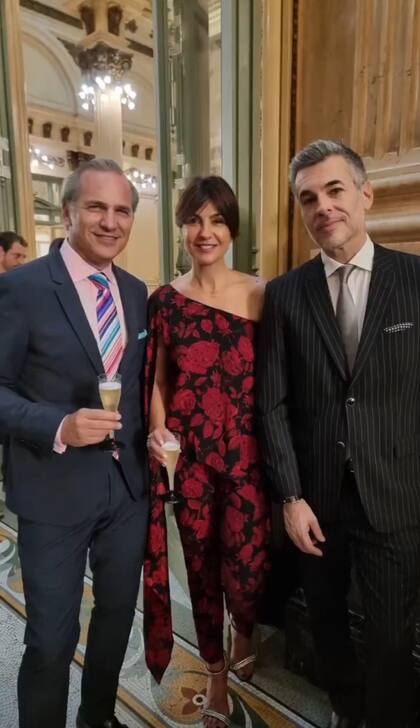 El diseñador Javier Iturrioz. la diseñadora Evangelina Bomparola y Juan Pons