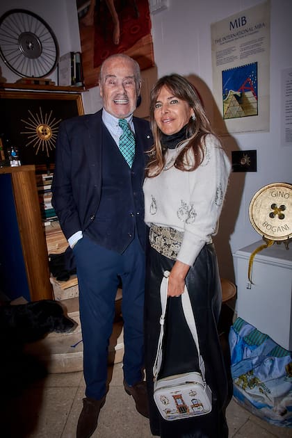 El diseñador junto a Claudia Pistarini