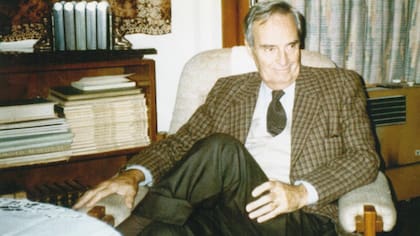 El dise?o del Planetario coincidió esta época con cierto interés por lo oriental, especialmente la capacidad sintética de su arte y de su idioma escrito, los ideogramas. “La información está ahí, para el que sabe interpretarla”. El planetario es un “ideograma” arquitectónico.