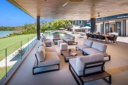 El diseño interior combina líneas escandinavas con elementos de confort