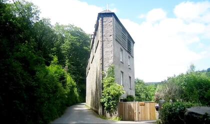 El diseño que posee este alojamiento, ubicado a las afueras de Ashburton, Inglaterra (Reino Unido), presenta un peculiar y muy inusual detalle: es triangular.