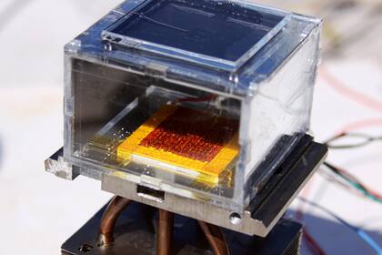 El dispositivo, que aún no tiene nombre, funciona con energía solar.