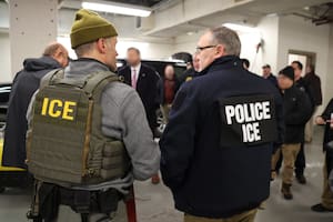 El distrito escolar habló sobre el caso del maestro deportado