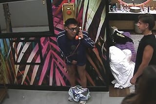 El divertido momento en el que Brian atendió el teléfono dorado de Gran Hermano sin pantalones