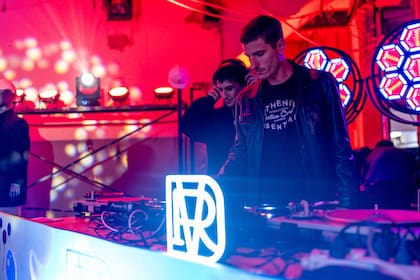 El DJ Finally Alone estuvo a cargo del set.