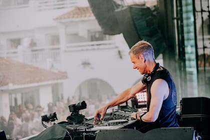El DJ y productor Armin van Buuren, en acción