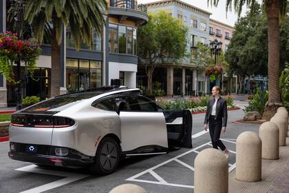 El DMV administra el Programa de Vehículos Autónomos y emite permisos a los fabricantes que prueban e implementan las unidades en las vías públicas