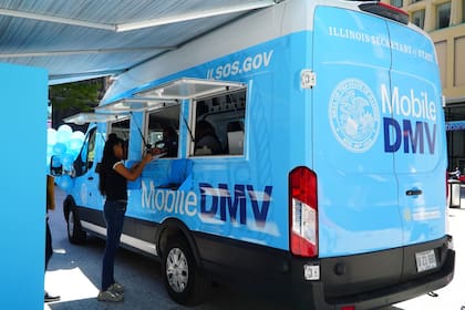 El DMV de Illinois sumó citas los sábados para quienes necesiten tramitar la Real ID