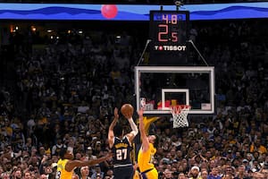 Una canasta en los últimos segundos de Jamal Murray derrumbó las ilusiones de los Lakers y clasificó a Denver
