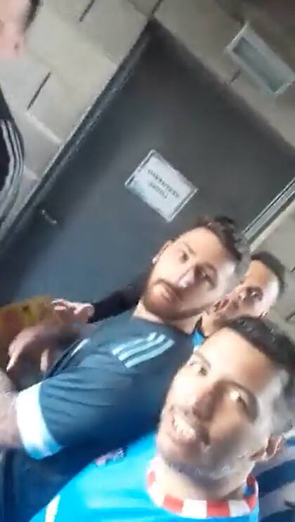 El doble de Lionel Messi junto con el de Luis Suárez (Foto: Captura de video)