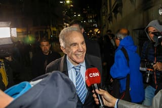 De Maradona a Susana, de Cacho Castaña a Juan Carlos Calabró, los famosos a los que Cahe acompañó