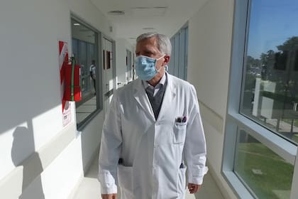 El doctor Daniel López Rosetti integra el equipo que produce los informes de Telefe en el Hospital Posadas