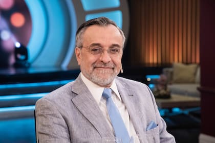 El doctor Fernando Cichero, médico cirujano invitado a la Noche de Mirtha Legrand