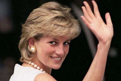 Diana de gales falleció en 1997, en París, cuando escapaba de los paparazzi